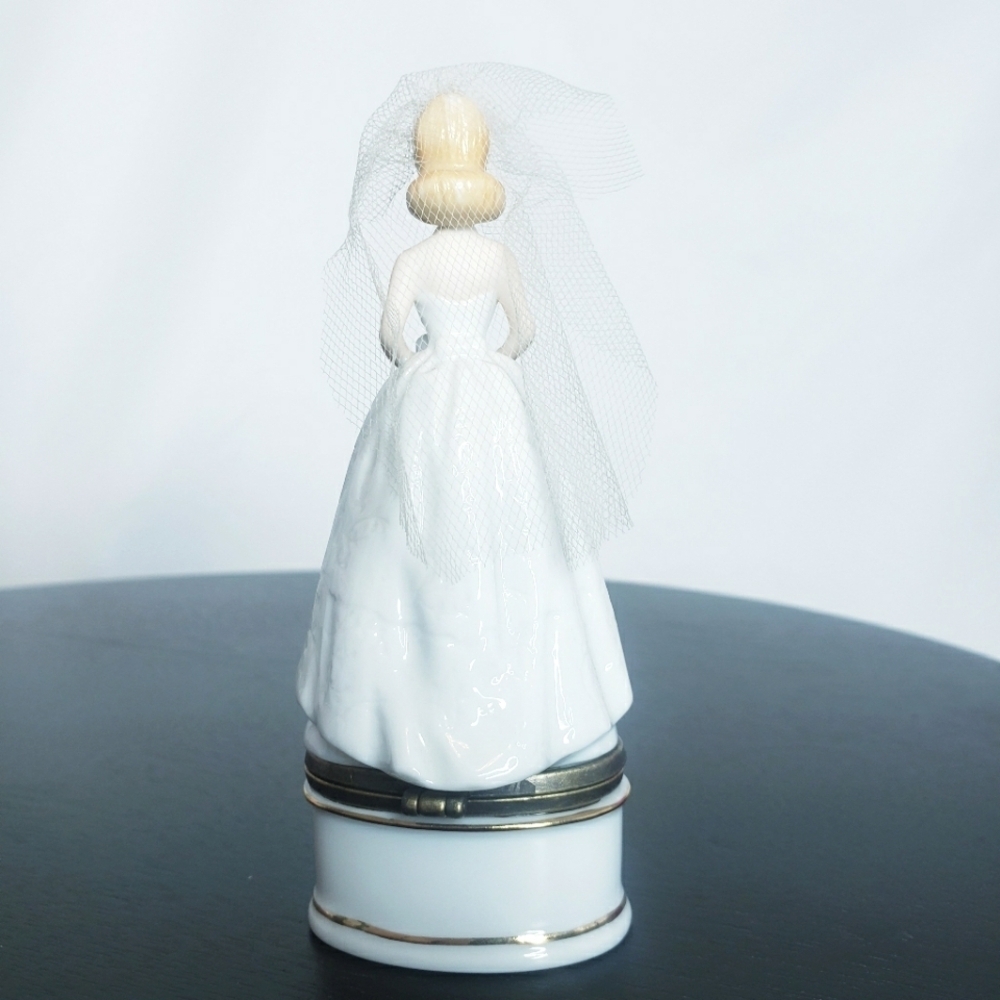 *Last Chance* Wedding Day Barbie Porcelain Hinged Box PHB Midwest Trinket - Picture 4 of 14